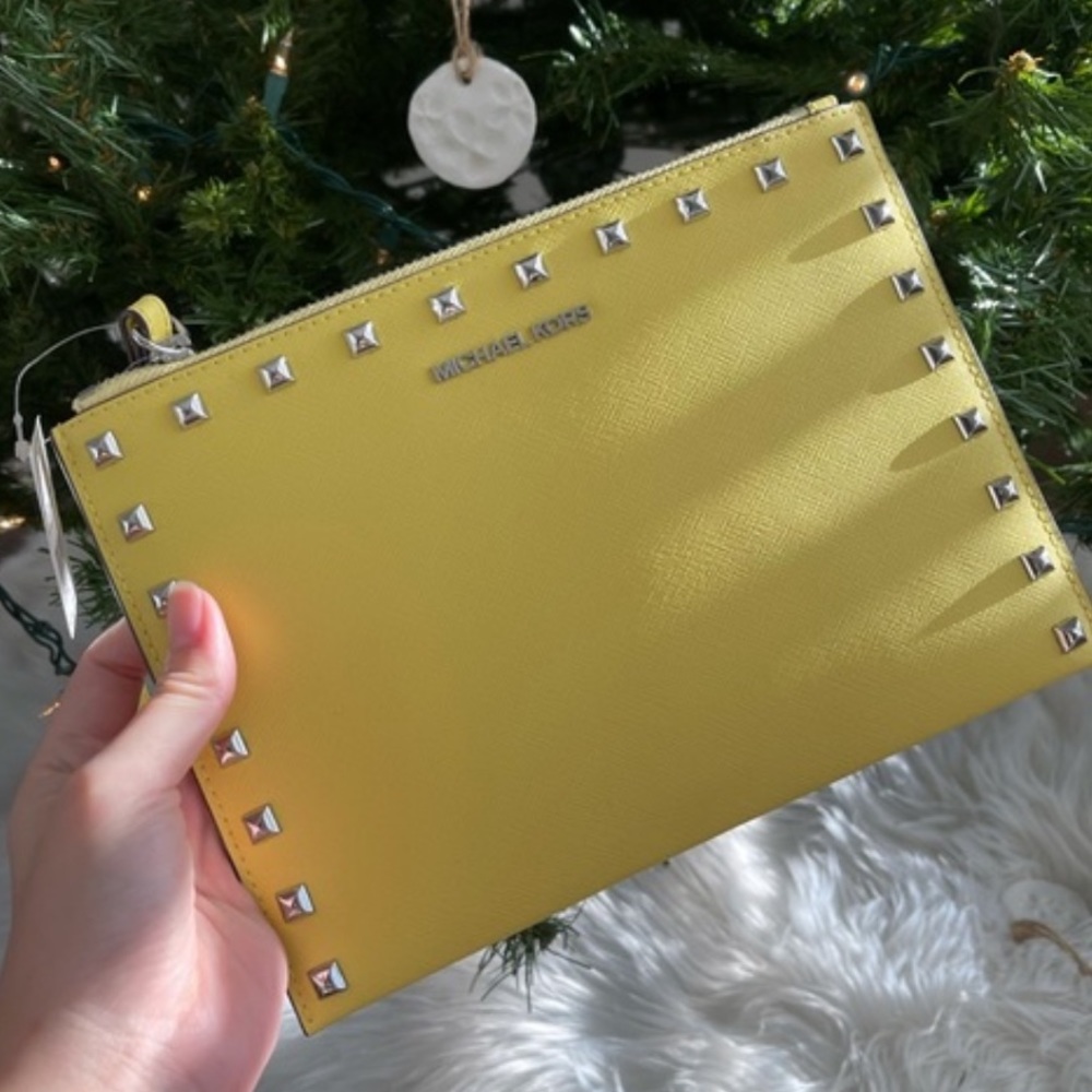 NWT - Michael Kors Leather Jet Set Travel XL Zip Clutch Wristlet